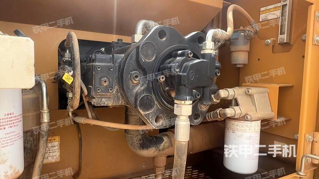 液壓泵斜45?左（大件艙室）