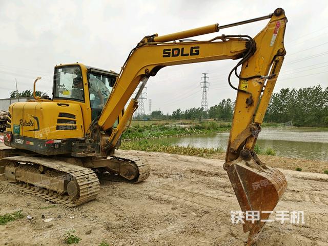 右后45(整機(jī)外觀) 右后45(整機(jī)外觀)