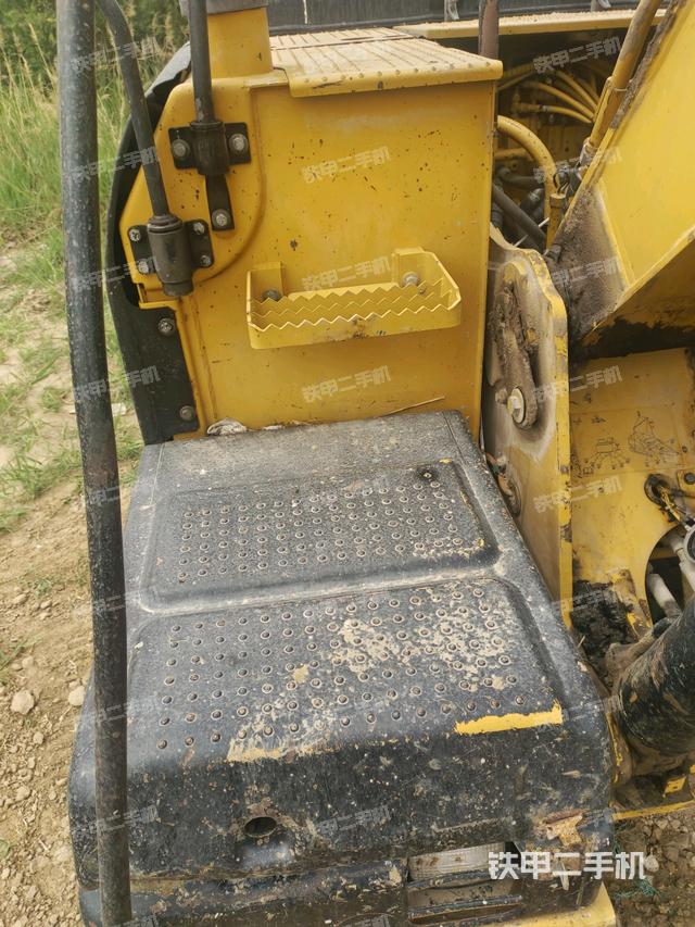 大臂根部 斜视（工作和回转装置）