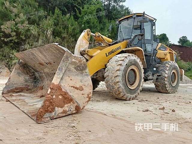 駕駛室操作臺(整機外觀及大件) 駕駛室操作臺(整機外觀及大件)