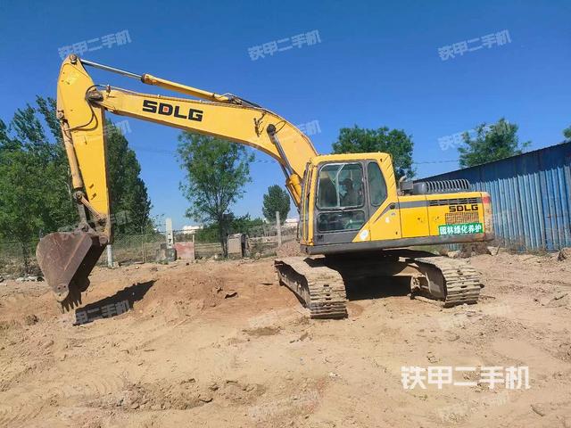 山東臨工LG6225挖掘機