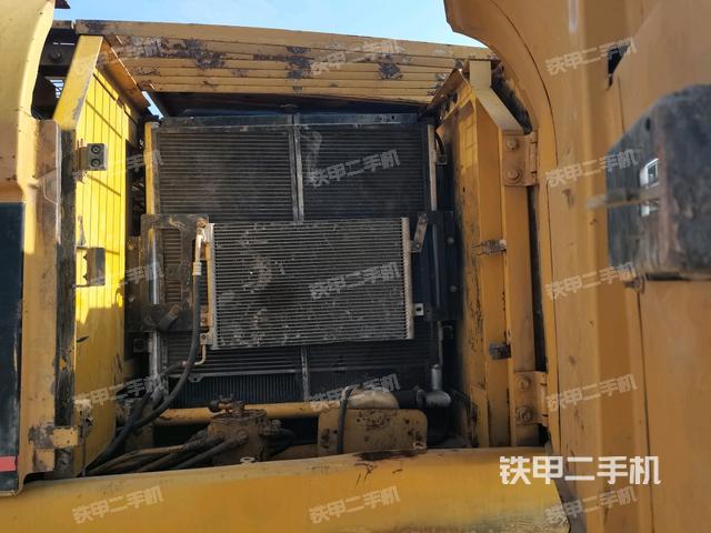 散热器正面(大件舱室) 散热器正面(大件舱室)