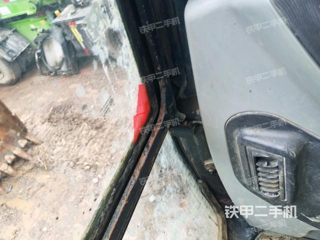 座椅后部（驾驶室部分）