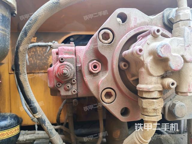 液压泵斜45 左（大件舱室）