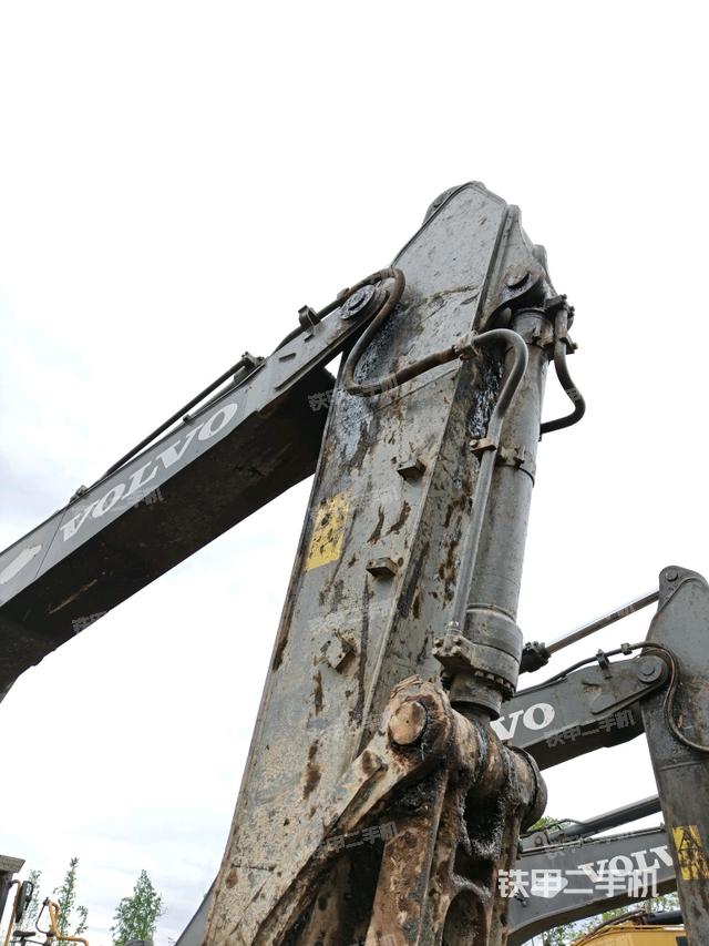 大臂整體?右側(cè)(工作和回轉(zhuǎn)裝置) 大臂整體?右側(cè)(工作和回轉(zhuǎn)裝置)