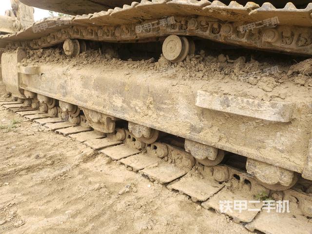 右側(cè)履帶整體(行走機(jī)構(gòu)) 右側(cè)履帶整體(行走機(jī)構(gòu))