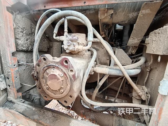 液壓泵艙室正面整體(整機(jī)外觀) 液壓泵艙室正面整體(整機(jī)外觀)