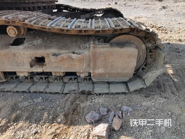 左导向轮(行走机构) 左导向轮(行走机构)