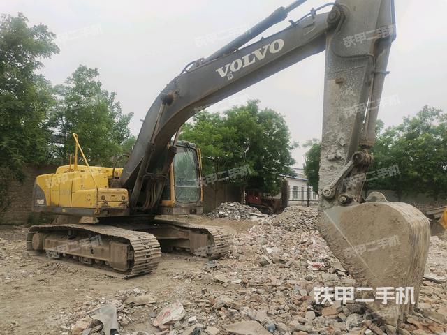 沃爾沃EC210B挖掘機(jī)