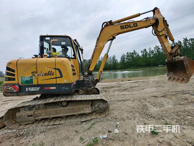 右前45(整機(jī)外觀) 右前45(整機(jī)外觀)