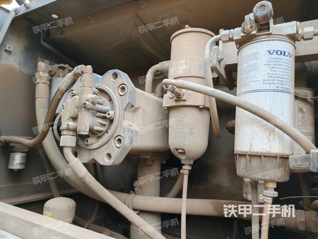 液壓泵斜45?左(大件艙室) 液壓泵斜45?左(大件艙室)