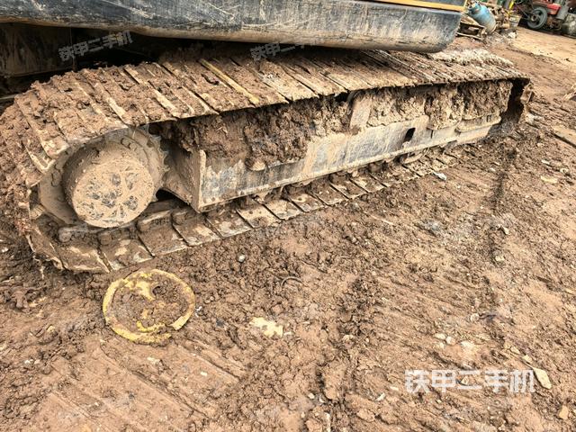 左导向轮(行走机构) 左导向轮(行走机构)