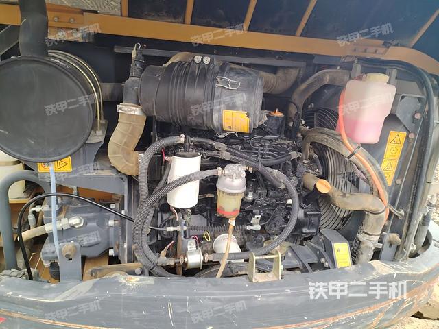 發(fā)動(dòng)機(jī)室（上車部件）