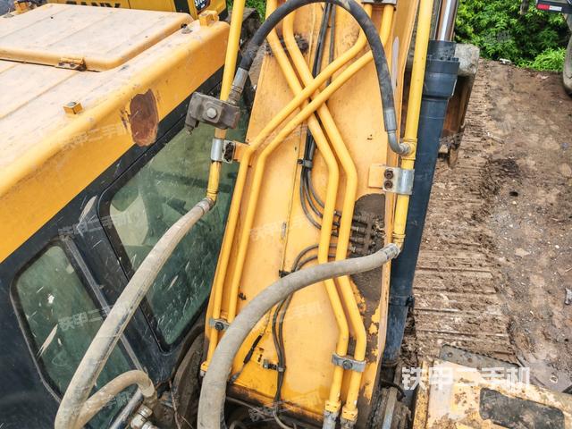 大臂背部俯视（工作和回转装置）