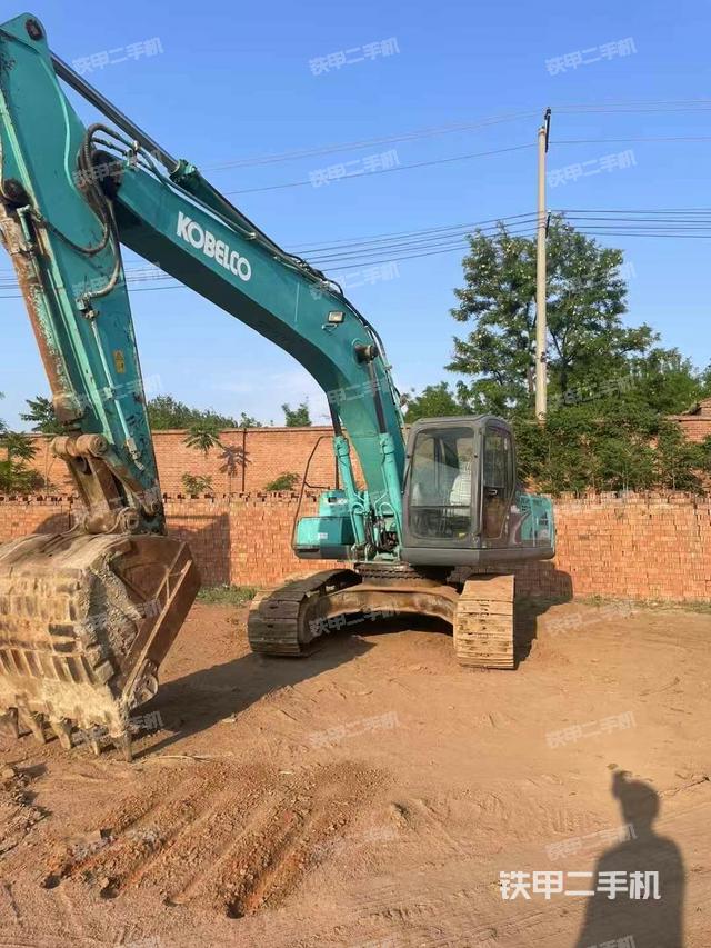 神鋼SK250-8挖掘機