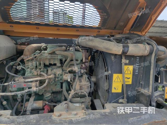 發(fā)動(dòng)機(jī)整體俯視(整機(jī)外觀) 發(fā)動(dòng)機(jī)整體俯視(整機(jī)外觀)