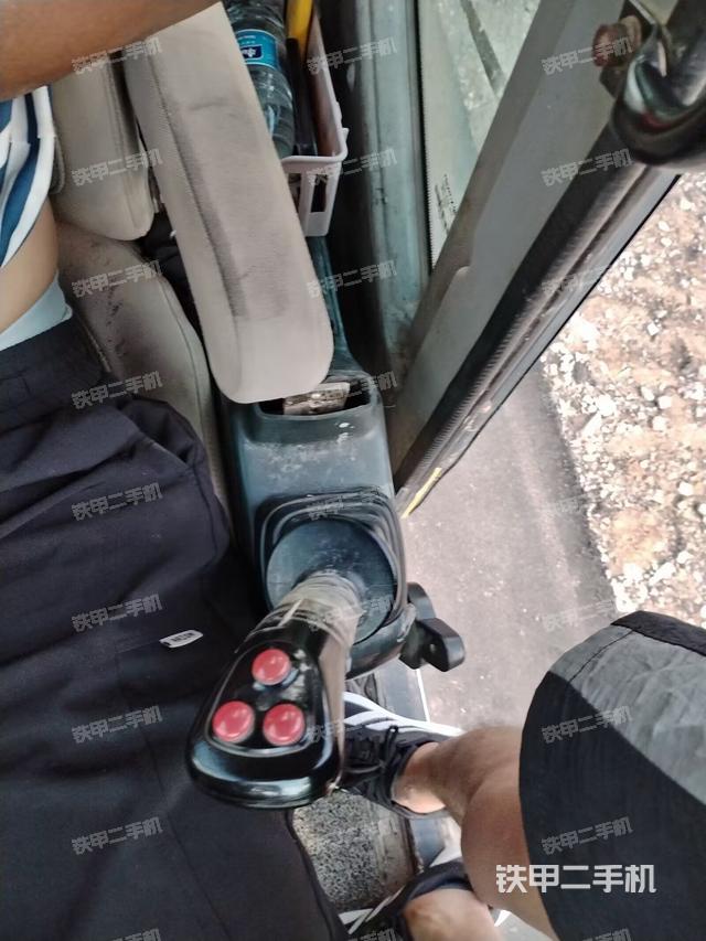 座椅左側(cè)控制臺(tái)/音響/含左手柄（駕駛室部分）