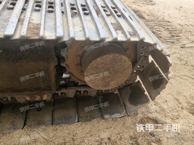 左側(cè)履帶整體?(行走機(jī)構(gòu)) 左側(cè)履帶整體?(行走機(jī)構(gòu))