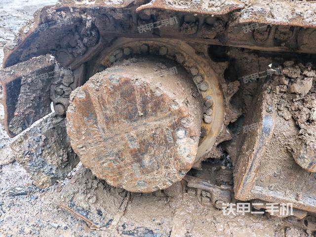 右驱动轮（行走机构）