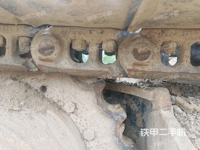 右侧履带整体(行走机构) 右侧履带整体(行走机构)