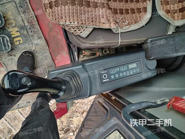 座椅左側(cè)控制臺(tái)/音響/含左手柄（駕駛室部分）