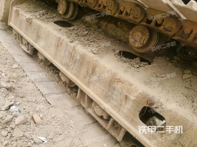 右側(cè)履帶整體(行走機構(gòu)) 右側(cè)履帶整體(行走機構(gòu))