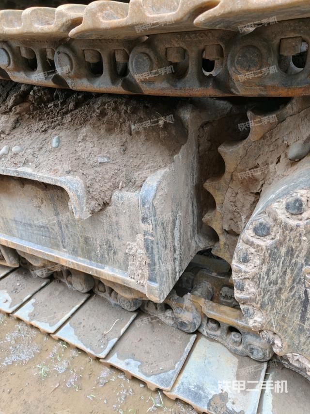 右側(cè)行走馬達(dá)蓋板(行走機(jī)構(gòu)) 右側(cè)行走馬達(dá)蓋板(行走機(jī)構(gòu))