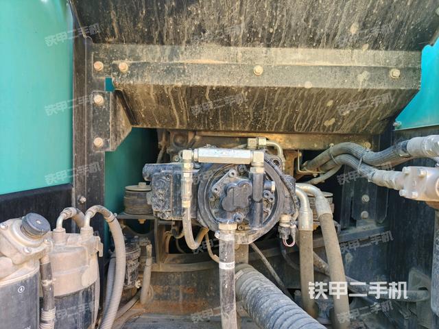 液壓泵斜45?左（大件艙室）