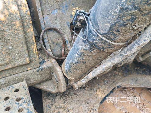 铲斗右后整体（工作和回转装置）