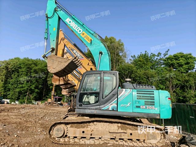 右驅(qū)動輪（行走機構）