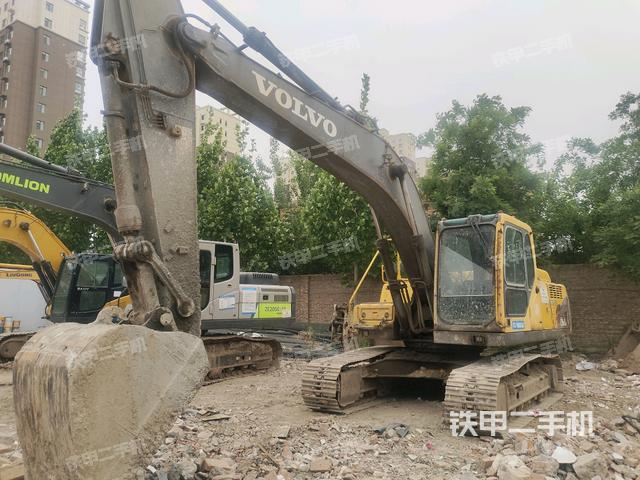 右后45(整機外觀) 右后45(整機外觀)