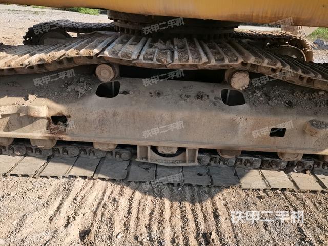 右侧履带整体(行走机构) 右侧履带整体(行走机构)