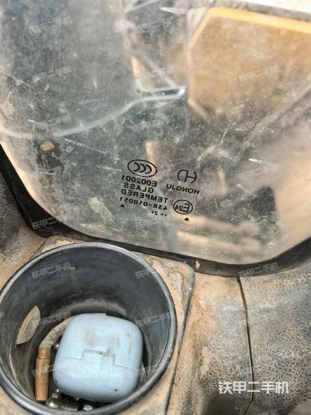 驾驶室左前45度(驾驶室部分) 驾驶室左前45度(驾驶室部分)