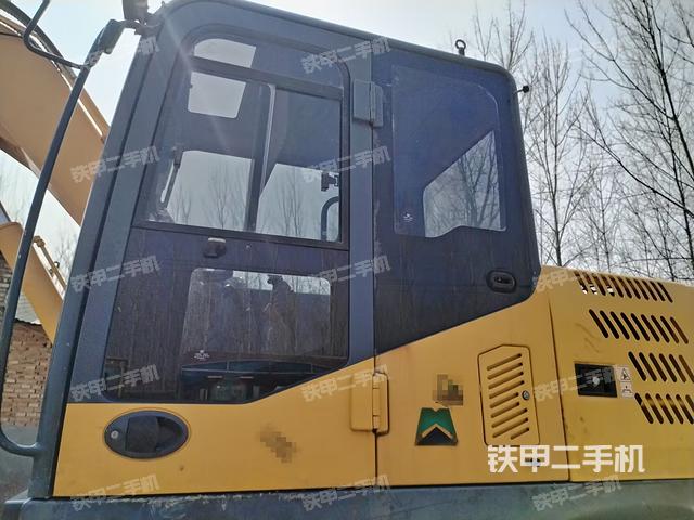 駕駛室整體(整機外觀) 駕駛室整體(整機外觀)