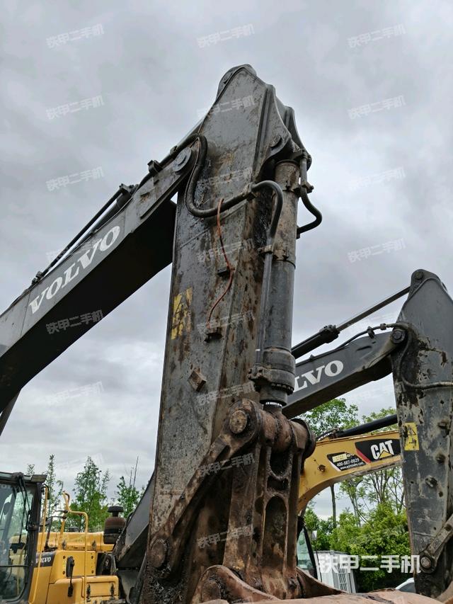 大臂整體?右側(cè)(工作和回轉(zhuǎn)裝置) 大臂整體?右側(cè)(工作和回轉(zhuǎn)裝置)