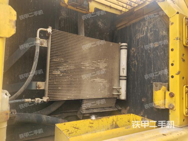 散熱器正面(大件艙室) 散熱器正面(大件艙室)