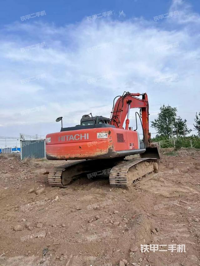 駕駛室頂部(整機外觀) 駕駛室頂部(整機外觀)