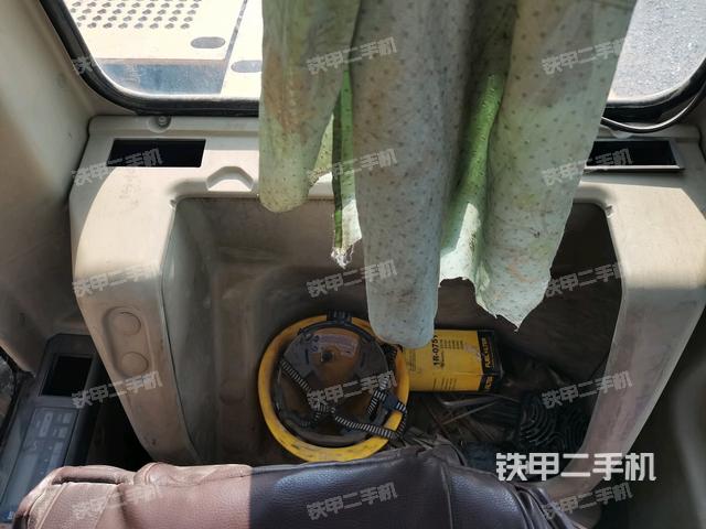 座椅后部(驾驶室部分) 座椅后部(驾驶室部分)