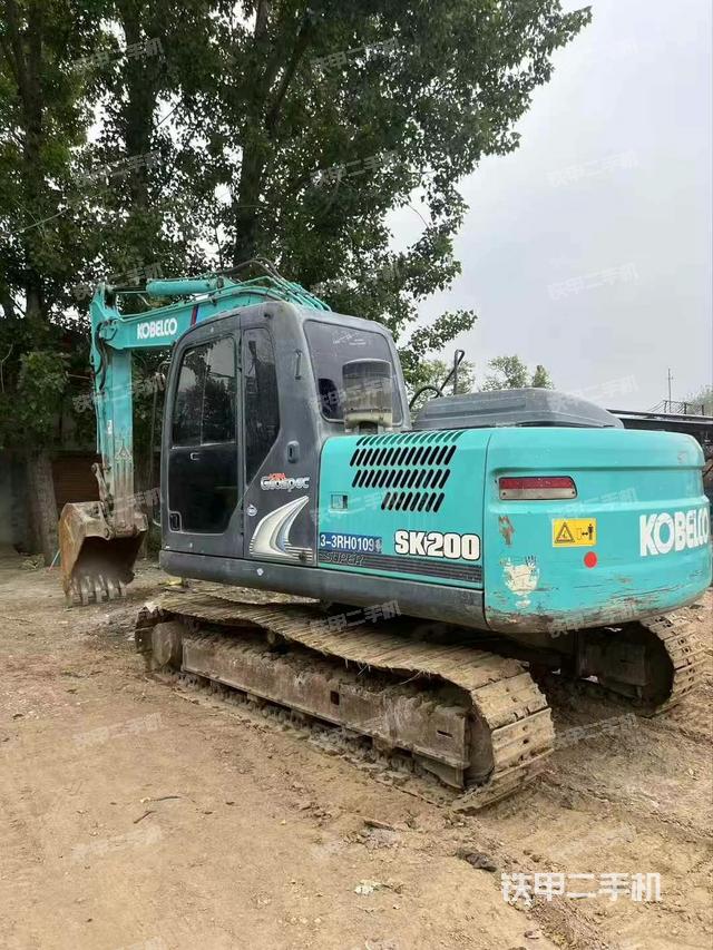 神鋼SK130-8挖掘機