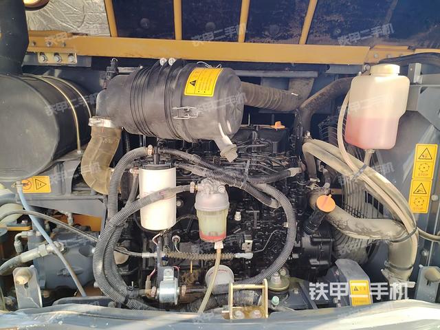 发动机室(上车部件) 发动机室(上车部件)