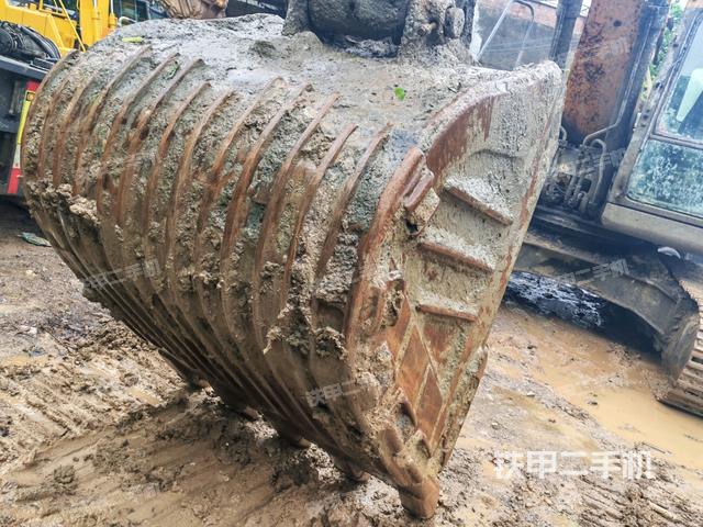 大臂整体 右侧（工作和回转装置）