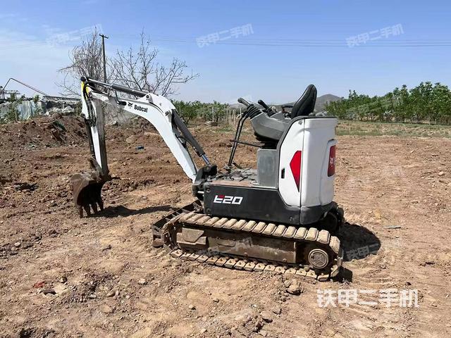 山貓E20Z挖掘機(jī)