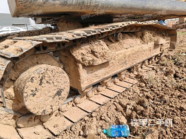 右側(cè)履帶整體(行走機(jī)構(gòu)) 右側(cè)履帶整體(行走機(jī)構(gòu))