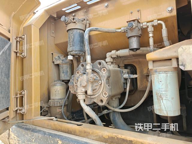 散熱器正面(大件艙室) 散熱器正面(大件艙室)