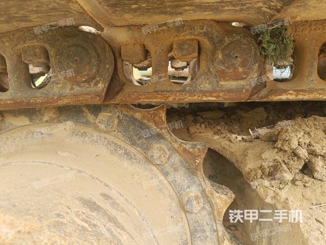 右驱动轮（行走机构）