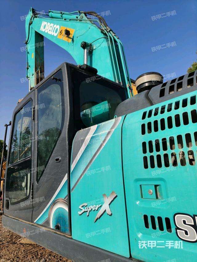 座椅左側控制臺/音響/含左手柄（駕駛室部分）