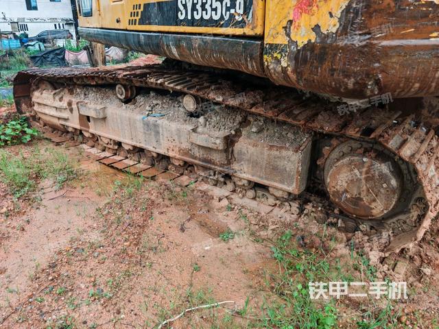 右侧履带整体(行走机构) 右侧履带整体(行走机构)