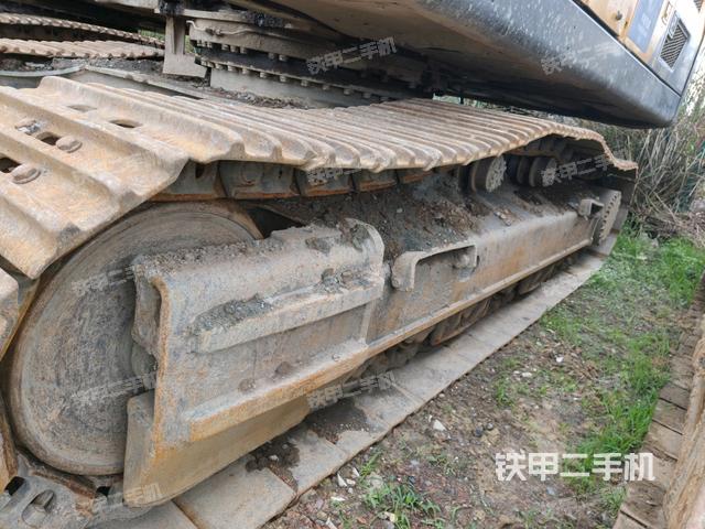右側(cè)履帶整體(行走機(jī)構(gòu)) 右側(cè)履帶整體(行走機(jī)構(gòu))