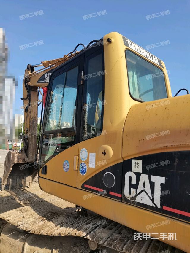 驾驶室左后45度(驾驶室部分) 驾驶室左后45度(驾驶室部分)