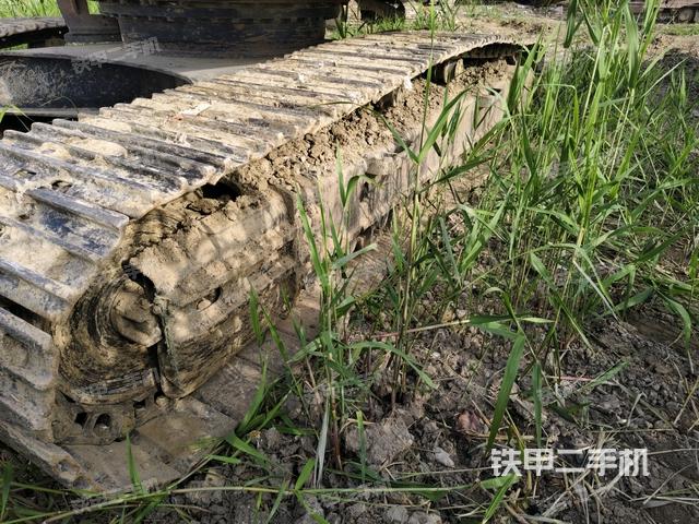 右侧履带整体(行走机构) 右侧履带整体(行走机构)